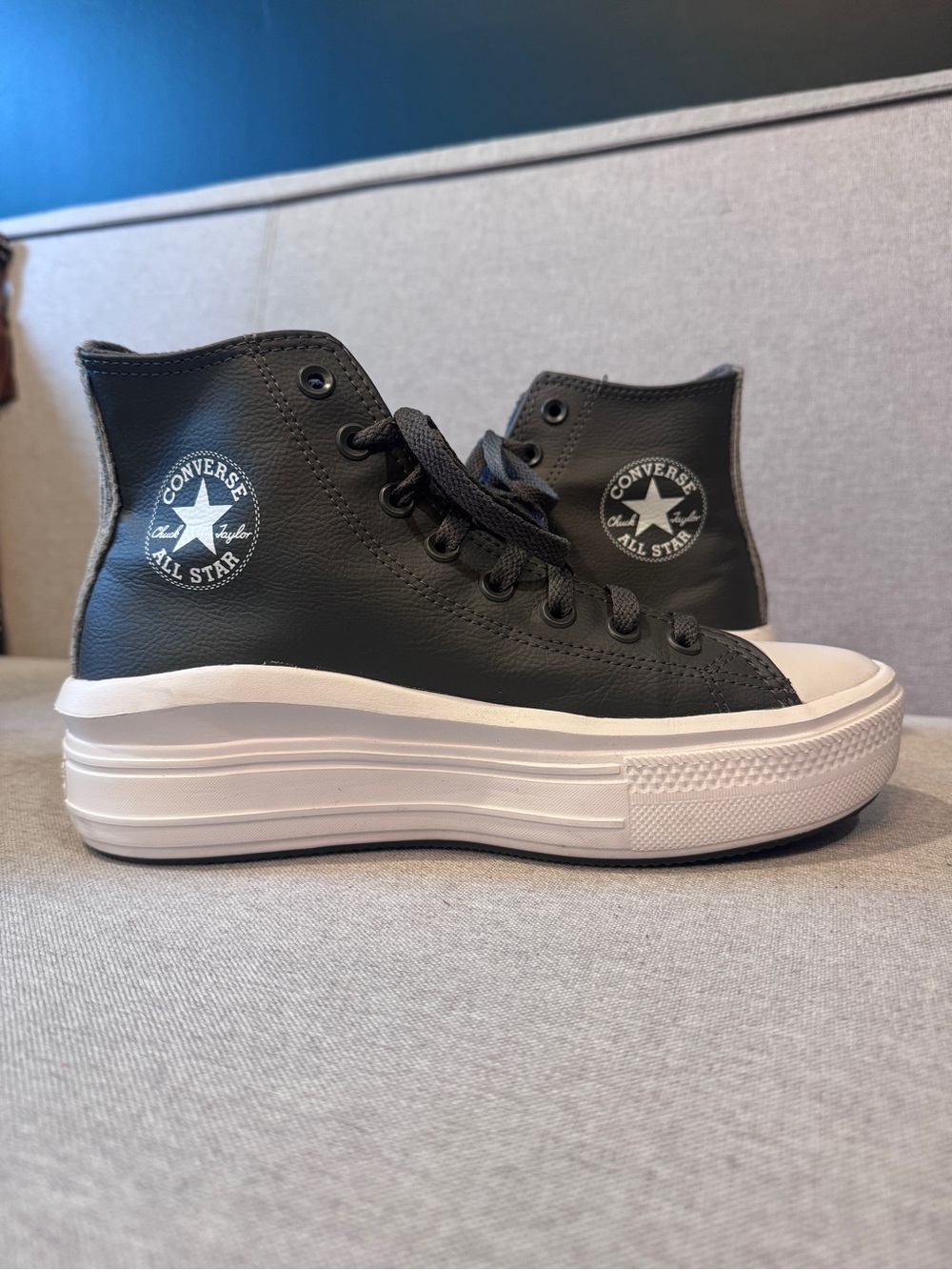 Converse All Star Women’s Gray Leather High-Top Platform Sneakers, Size 9